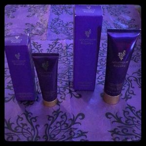 Younique skin care bundle.